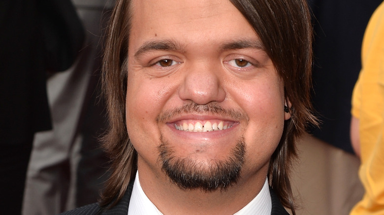 Hornswoggle posing on the red carpet