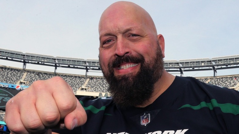 Big Show showing his fist