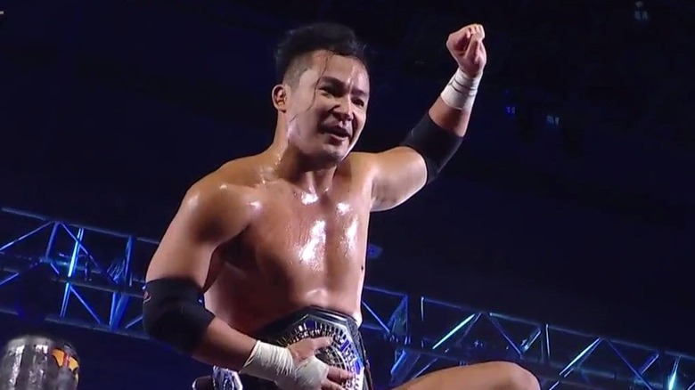 kushida cheering