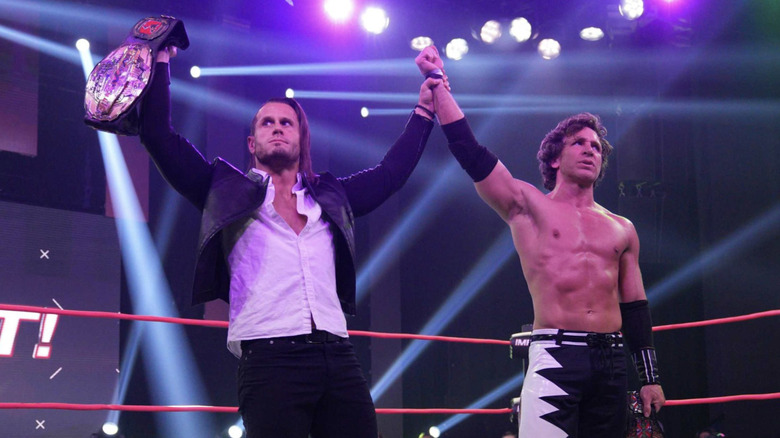 Alex Shelley and Chris Sabin posing