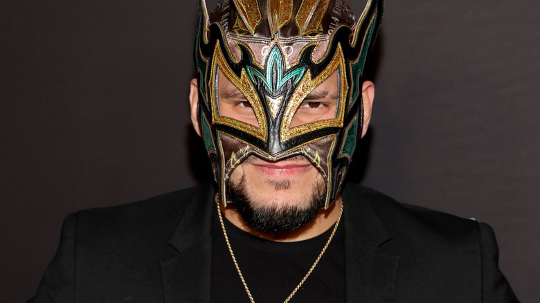 Kalisto posing on the red carpet