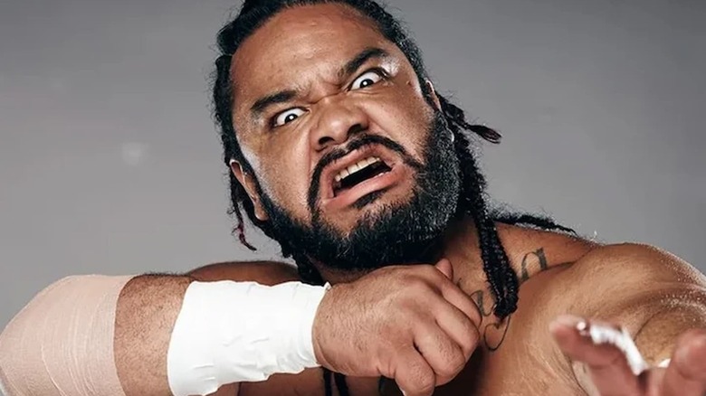 Jacob Fatu posing