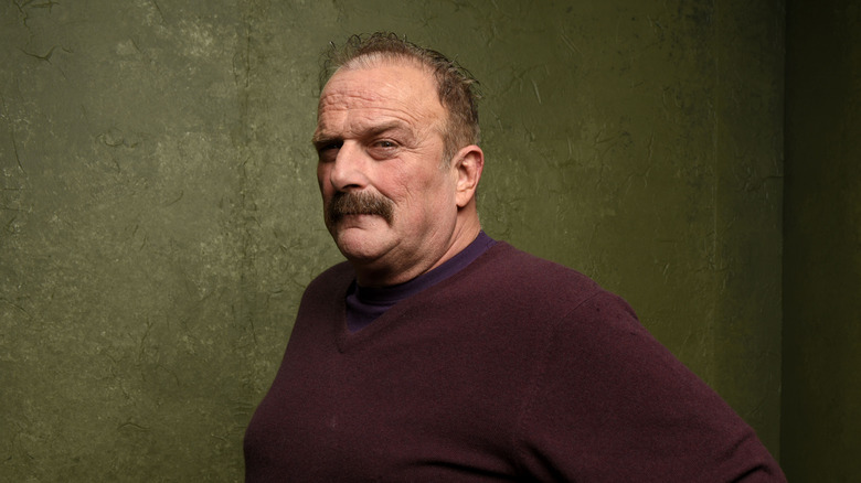 Jake Roberts posing