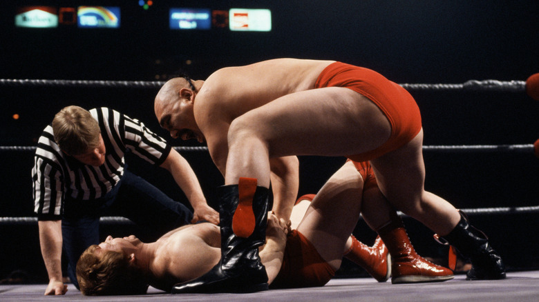Killer Khan wrestling Bob Backlund