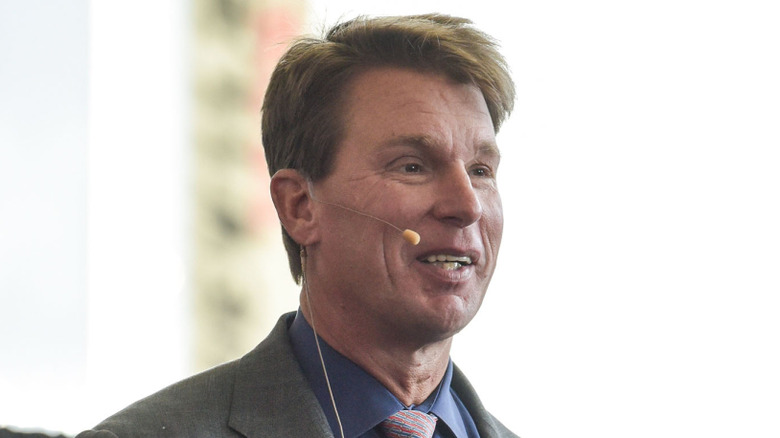 JBL without his hat
