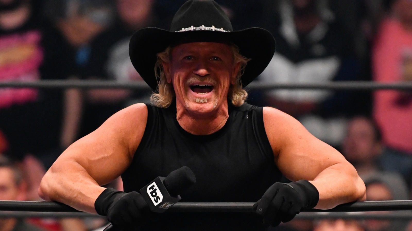 Jeff Jarrett atakuje Maxa Custera w ostatnim odcinku AEW