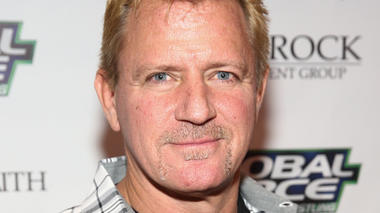 Jeff Jarrett posing