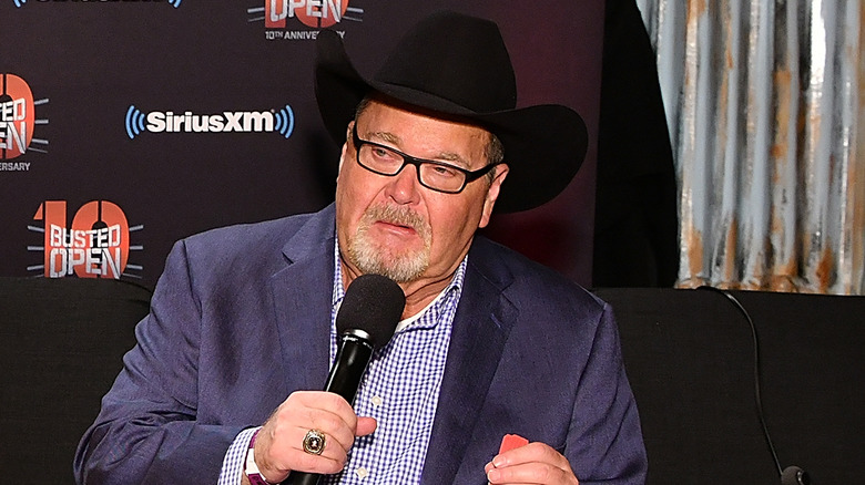 Jim Ross mic