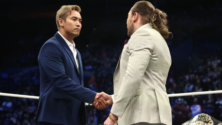 Kazuchika Okada and Kenny Omega shaking hands
