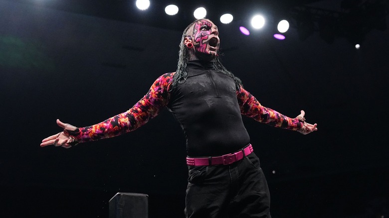 Jeff Hardy posing in the ring