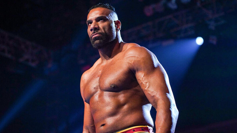 Jinder Mahal posing in the ring 