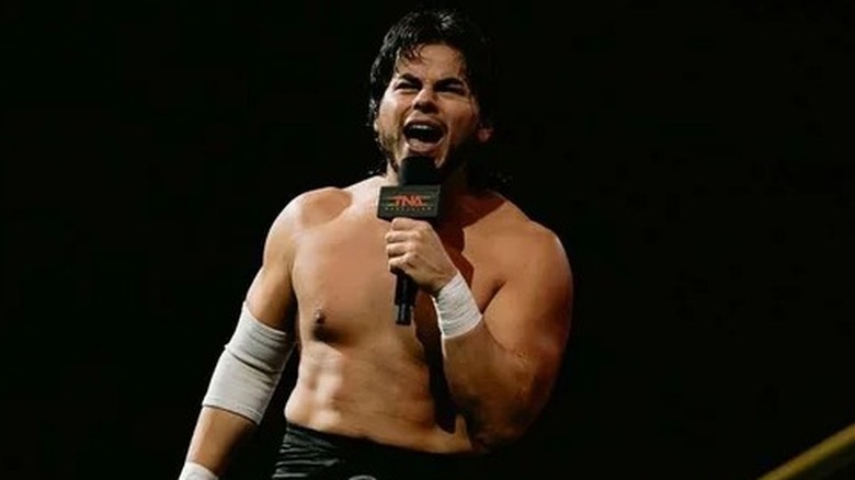 TNA star Joe Alonzo gives the fans a talking-to ahead of his scheduled match