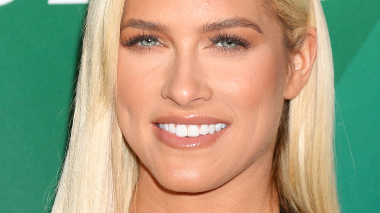 Kelly Kelly smiling