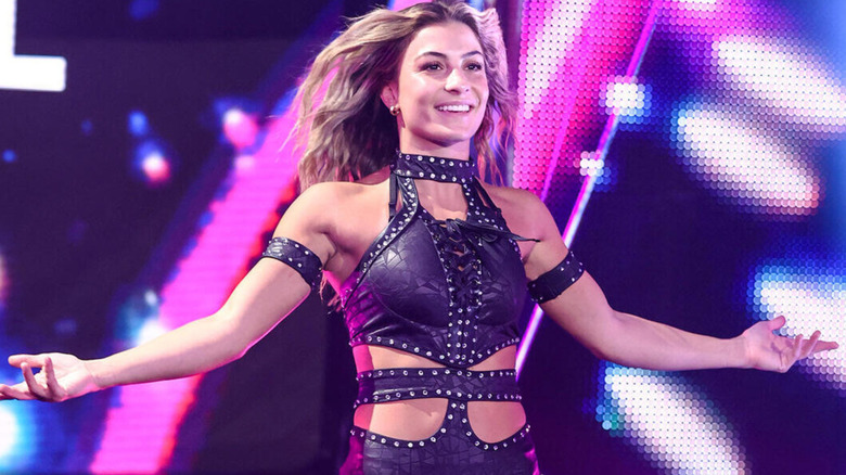 Kendal Grey wearing black ring gear