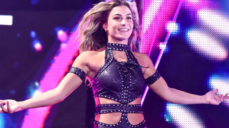 Kendal Grey wearing black ring gear