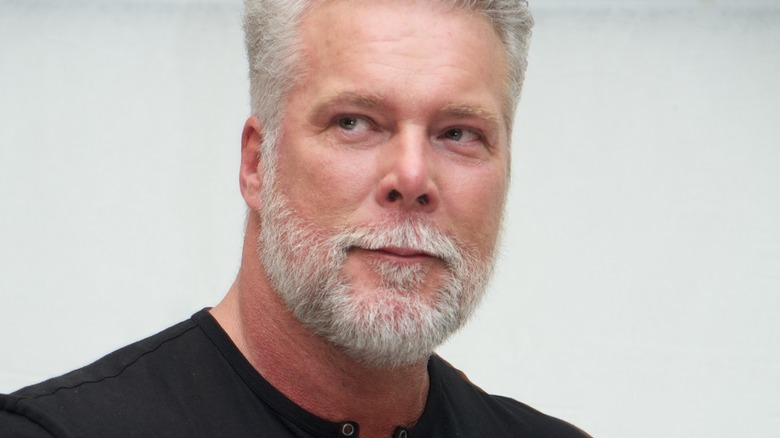 Kevin Nash at a convention 