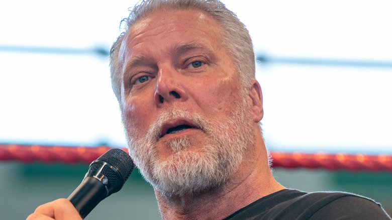 Kevin Nash talking at an event