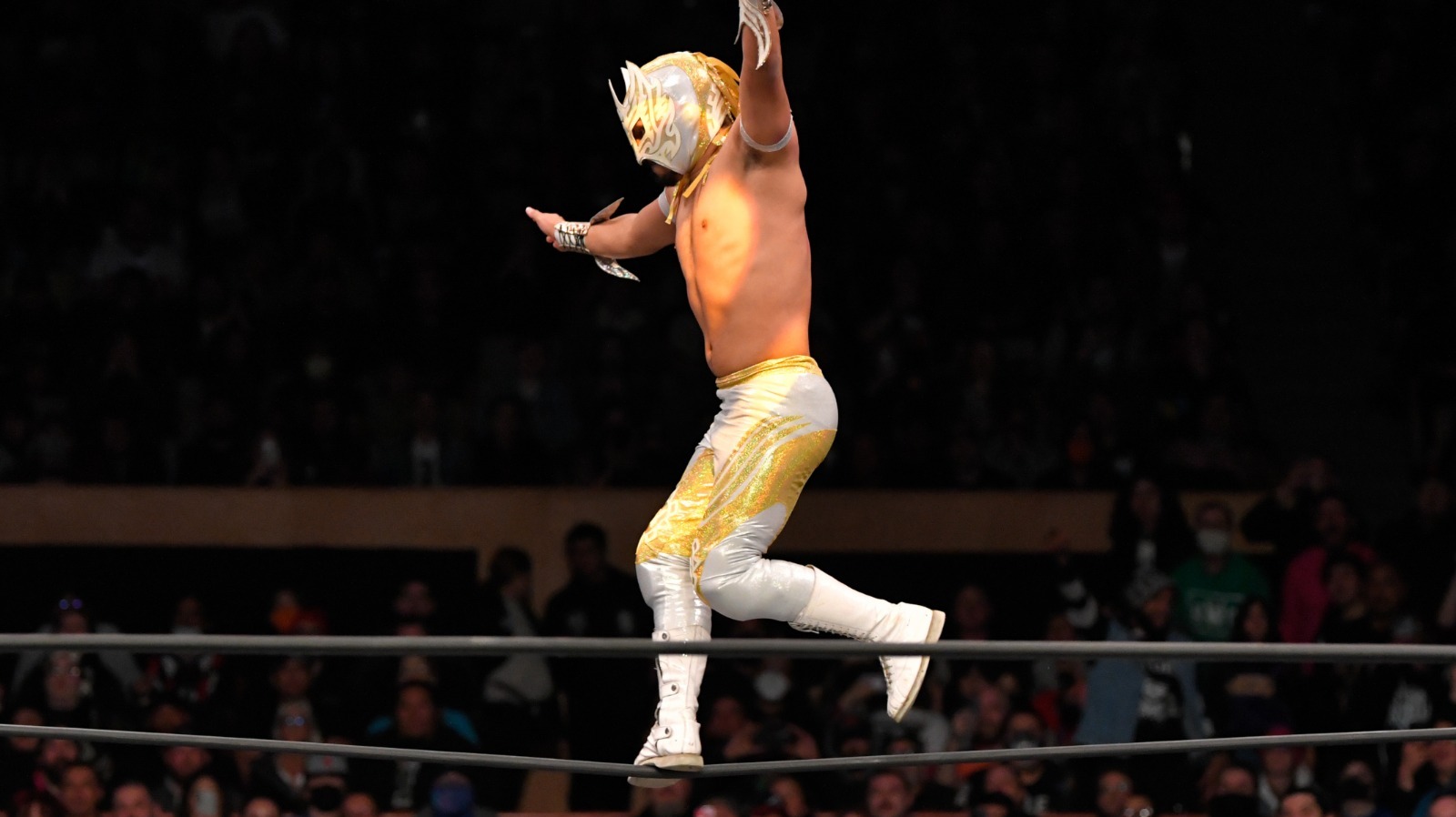 Komander Has Been Practicing Top Rope Walk Used In AEW Dynamite Ladder