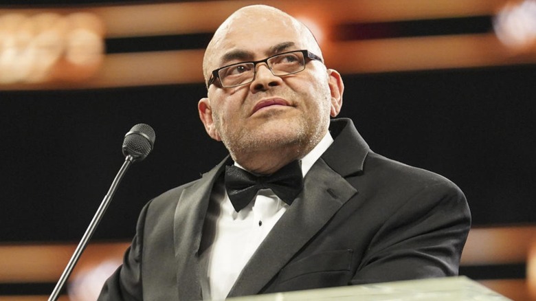 Konnan speaks at Hall of Fame induction ceremony