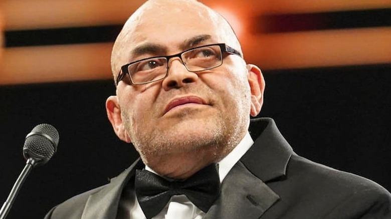 Konnan presenting at HOF