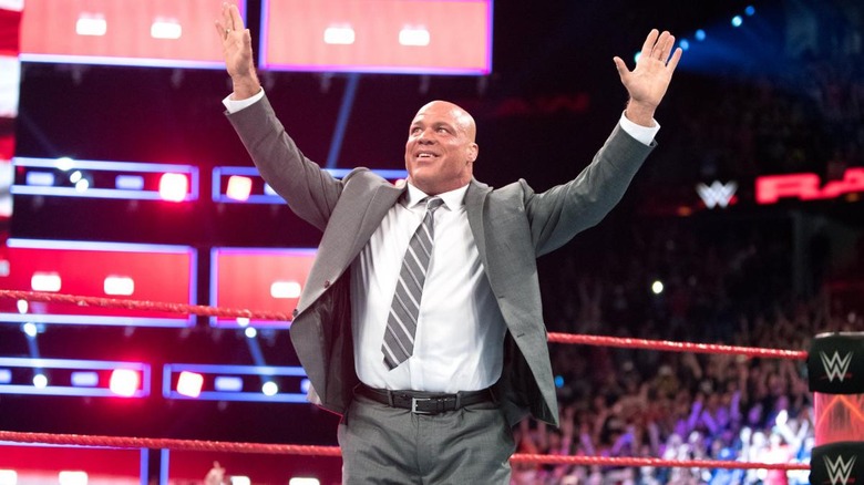 kurt-angle-suit-wwe