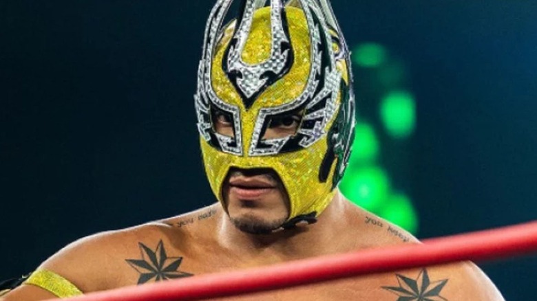 Laredo Kid stands in the corner before getting in the ring for a match on an episode of 