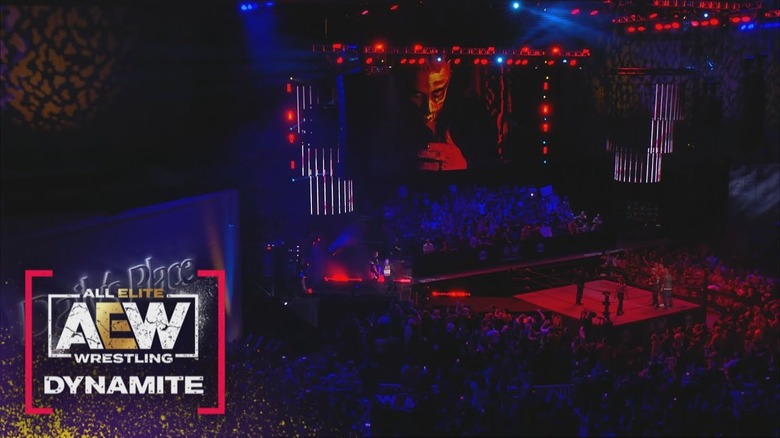 Live Crowd Goes Wild For AEW Dynamite Opening