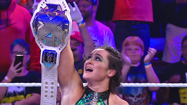 Lyra Valkyria holding NXT Women's Championship