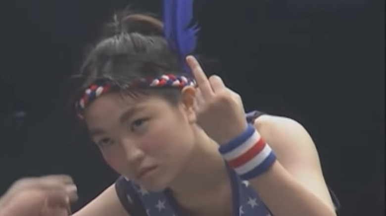 Maki Itoh flips bird