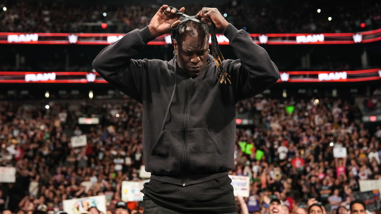 R-Truth cutting his hair on WWE Raw