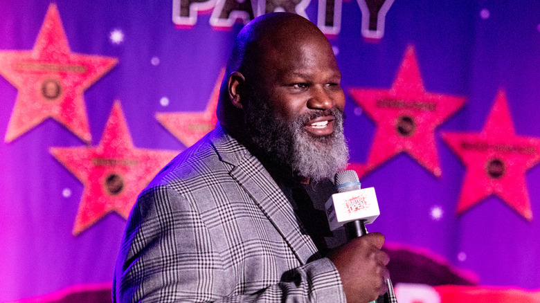 Mark Henry on the mic 