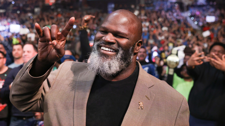 Mark Henry throwing up the horns