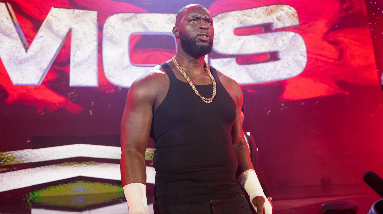 https://www.wrestlinginc.com/img/gallery/massive-omos-reveals-which-legendary-wwe-giants-hes-actually-taller-than/l-intro-1749446888.jpg