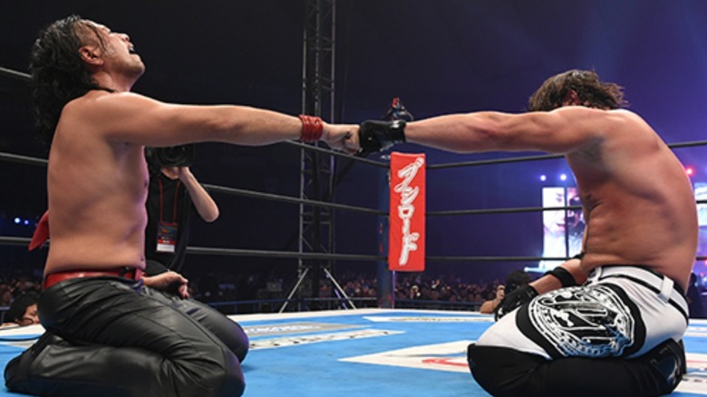 Shinsuke Nakamura and AJ Styles at NJPW Wrestle Kingdom 10