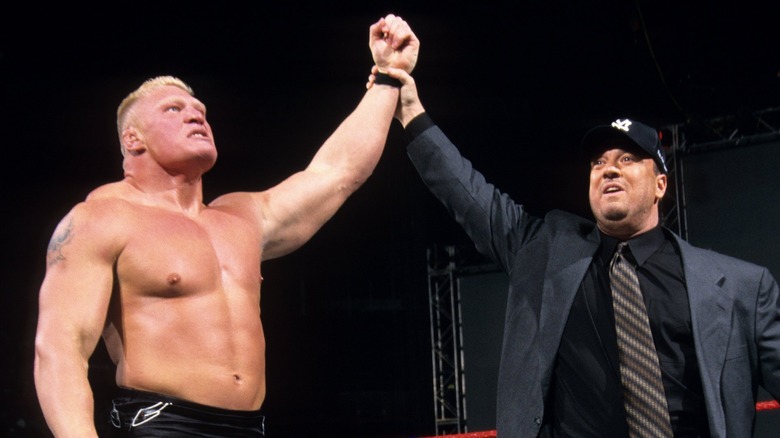 Brock Lesnar y Paul Heyman en 2002