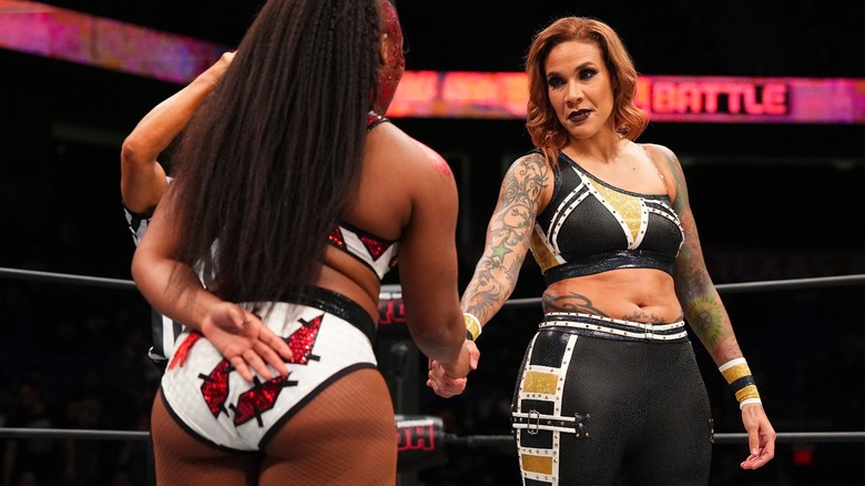 Mercedes Martinez Shakes Athena's Hand After A Match