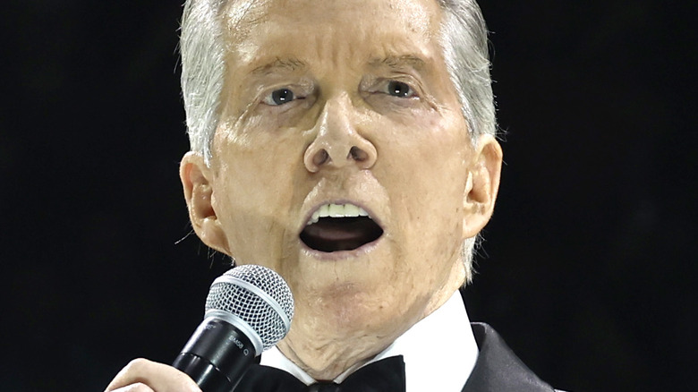 Michael Buffer Annoucing 