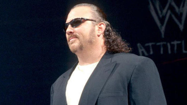 Mideon in sunglasses