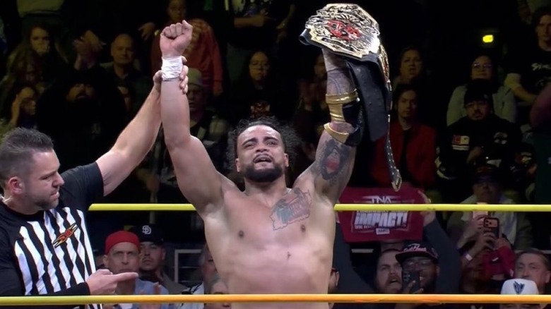 Mike Santana wins the TNA World Championship
