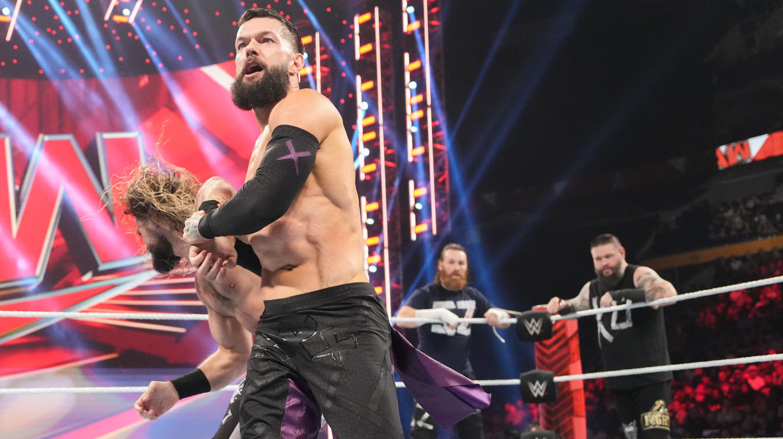 Más detalles sobre la supuesta discusión entre bastidores tras WWE Raw