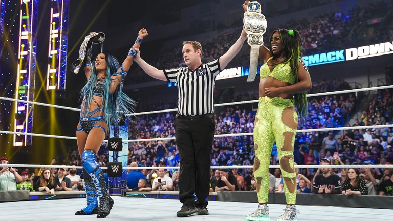 SmackDown 5-13-2022 Naomi & Sasha Banks
