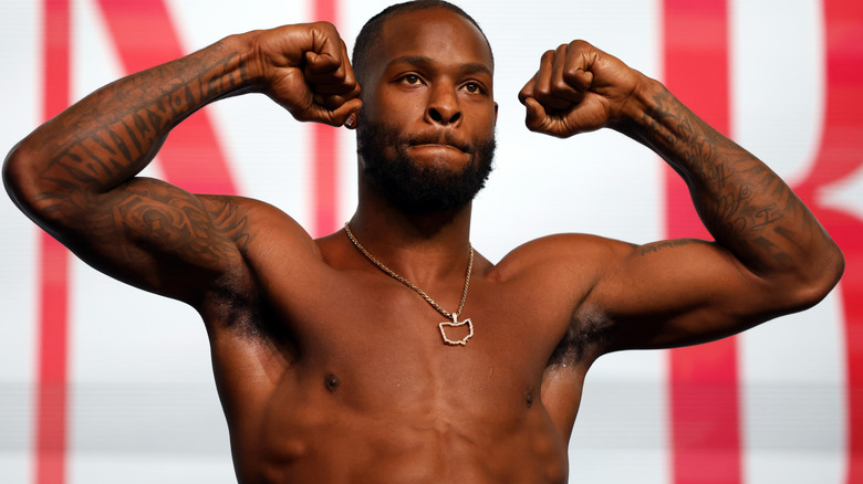 Le'Veon Bell flexing