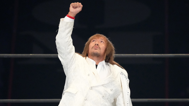 Tetsuya Naito raises fist