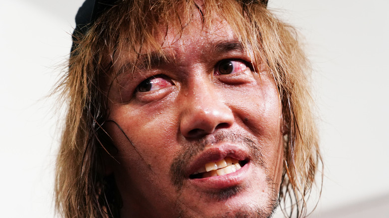 Tetsuya Naito looking back