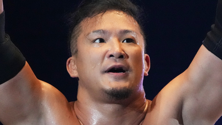 KUSHIDA makes his entrance