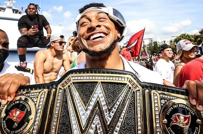 antoine winfield wwe title tampa bay bucs 3