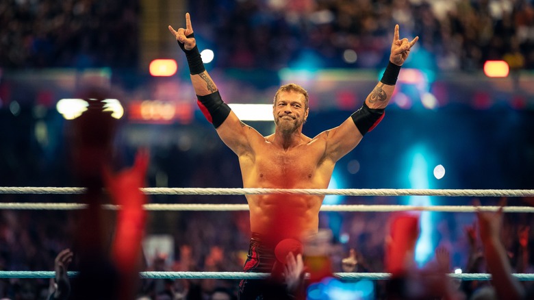 Edge posing in ring