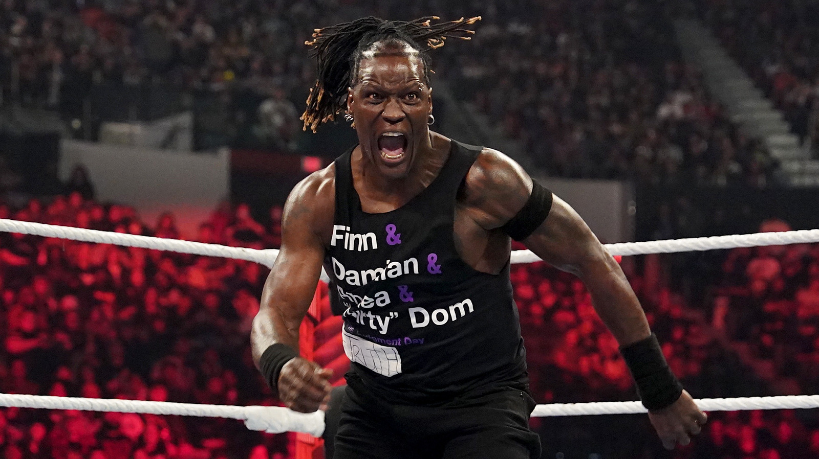 R-Truth Accidentally Enters Women's Royal Rumble Match, Is Immediately Eliminated - Vimarsana News