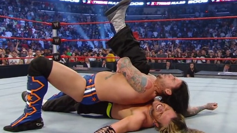 CM Punk vence a Jeff Hardy