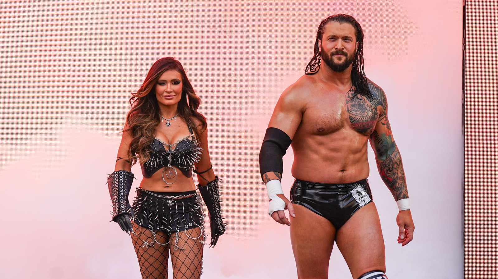 https://www.wrestlinginc.com/img/gallery/report-karrion-kross-scarlett-not-backstage-at-wwe-raw-ahead-of-contract-expiration/l-intro-1754353766.jpg